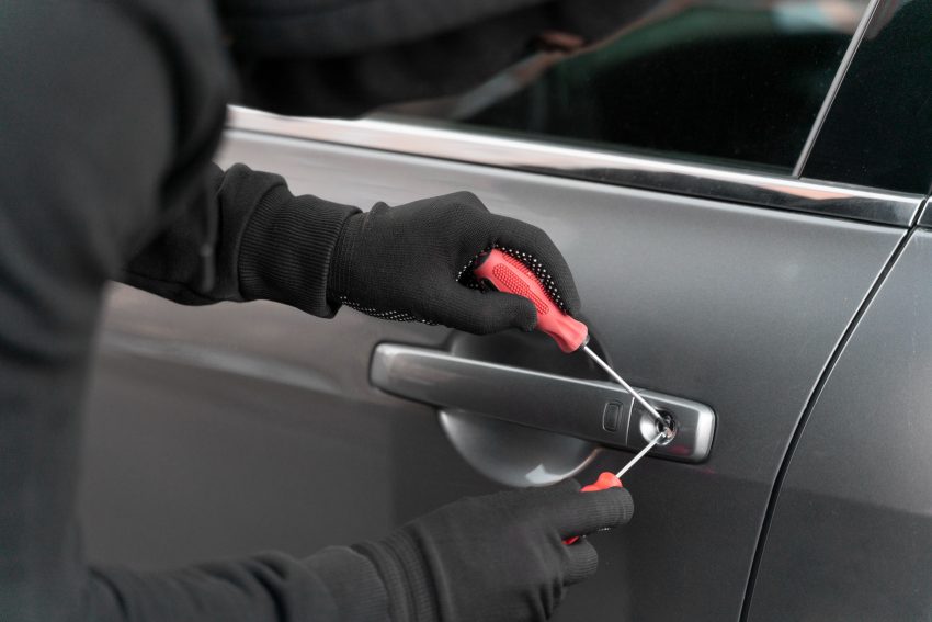 Important Warning Signs to Know When Learning How to avoid locksmith scams?